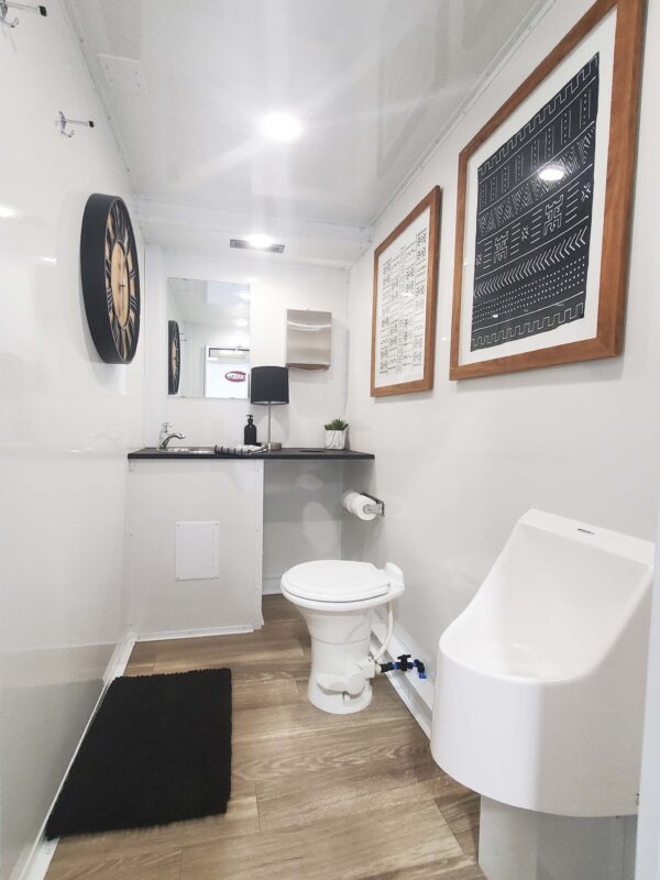 EcoLux 4-Pod Premium Restroom