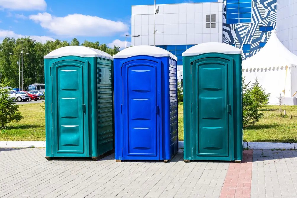 How Much Does a Portable Toilet Cost Per Month? A Definitive Guide for 2025